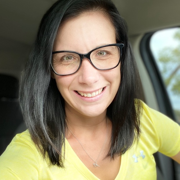 Meet your Posher, Kim - Picture 1 of 4
